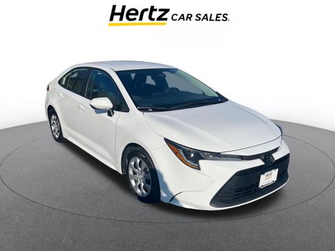 Used 2025 Toyota Corolla LE image 1