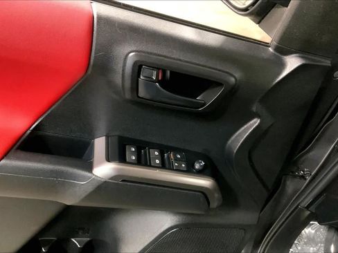 Used 2023 Toyota Tacoma SR5 AWD/4WD image 36