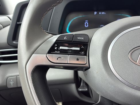 Certified 2025 Hyundai Elantra Sport FWD image 25