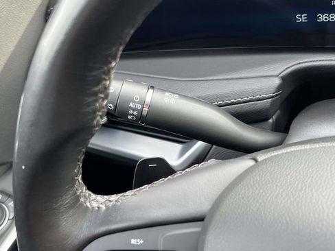 Used 2024 Cadillac XT4 Premium Luxury image 25