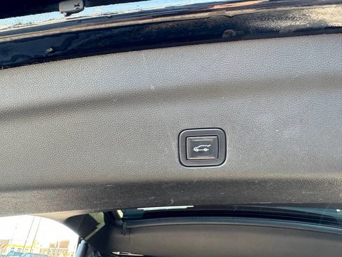 Used 2021 Chevrolet Tahoe Z71 image 47