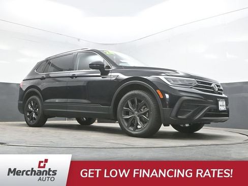 Used 2024 Volkswagen Tiguan SE FWD image 38
