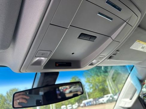 Used 2019 Chevrolet Tahoe 4WD w/ Remote Keyless Entry Package image 30