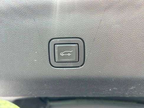 Used 2023 GMC Yukon Denali Ultimate AWD/4WD image 51
