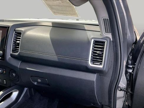 Certified 2023 Nissan Frontier SV w/ SV Convenience Package RWD image 18