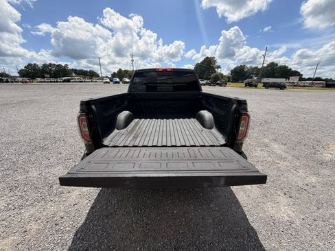 Used 2018 GMC Sierra 1500 SLT w/ SLT Premium Package AWD/4WD image 12