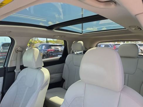 Used 2024 Kia Sorento SX image 33