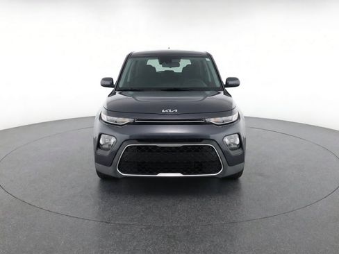 Used 2025 Kia Soul LX w/ LX Technology Package FWD image 2