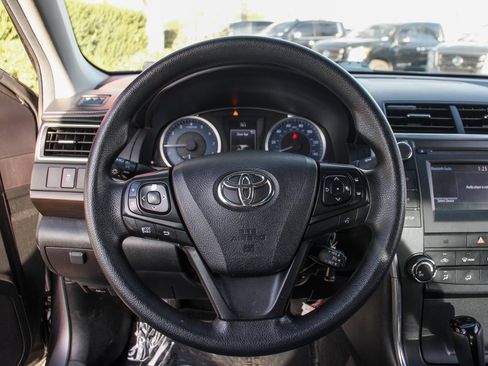 Used 2017 Toyota Camry LE image 19