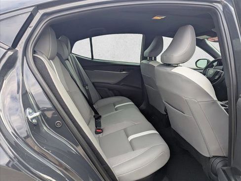 Used 2025 Toyota Camry SE image 18