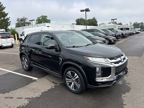 Used 2024 Mitsubishi Outlander Sport SE AWD/4WD image 2