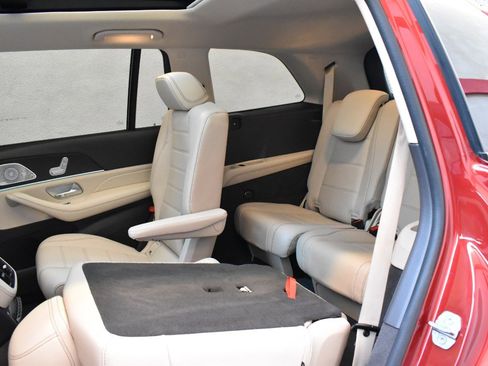 Used 2020 Mercedes-Benz GLS 450 4MATIC image 21