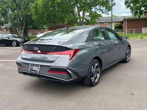 Used 2025 Hyundai Elantra Sport image 5