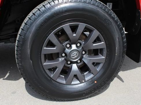 Certified 2021 Toyota Tacoma SR5 RWD image 10