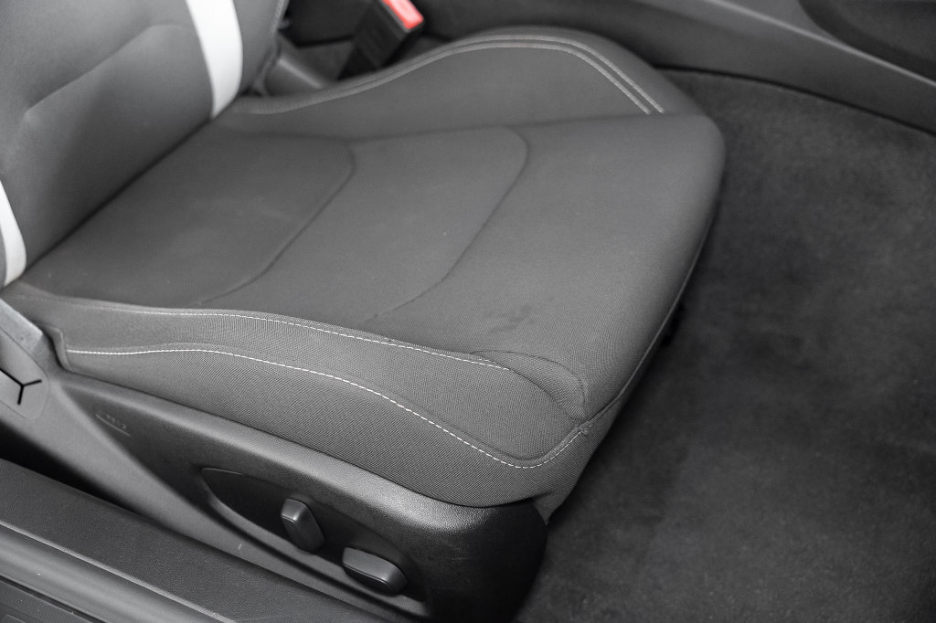 Used 2020 Chevrolet Camaro LT w/ Technology Package RWD image 23