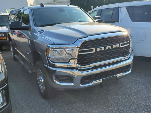 Used 2022 RAM 2500 Big Horn AWD/4WD image 2