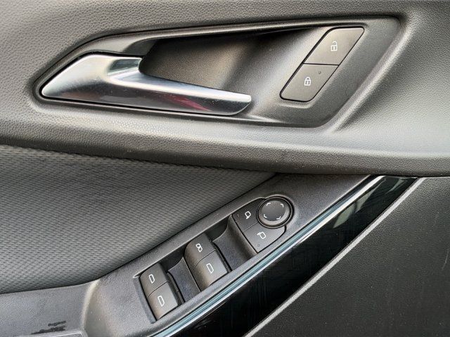 Used 2026 Chevrolet Equinox LT w/ Convenience Package II FWD image 19