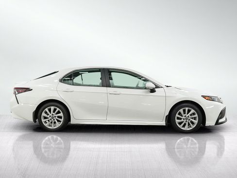 Used 2024 Toyota Camry SE FWD image 6