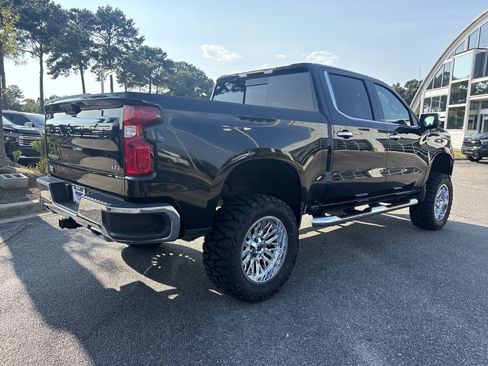 Used 2025 Chevrolet Silverado 1500 LTZ w/ LTZ Premium Package AWD/4WD image 12