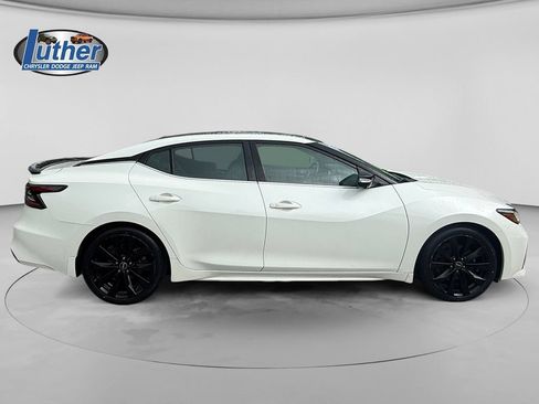 Used 2019 Nissan Maxima SR w/ Premium Package FWD image 6