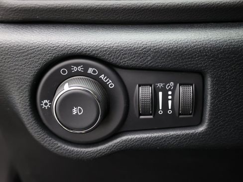 Used 2025 Chrysler Pacifica Select FWD image 22