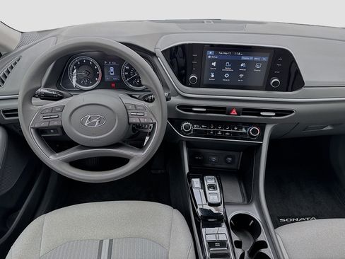 Used 2021 Hyundai Sonata SE w/ Preferred Accessory Package FWD image 14