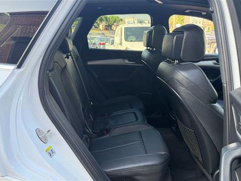 Used 2018 Audi SQ5 Prestige w/ Prestige Package AWD/4WD image 18