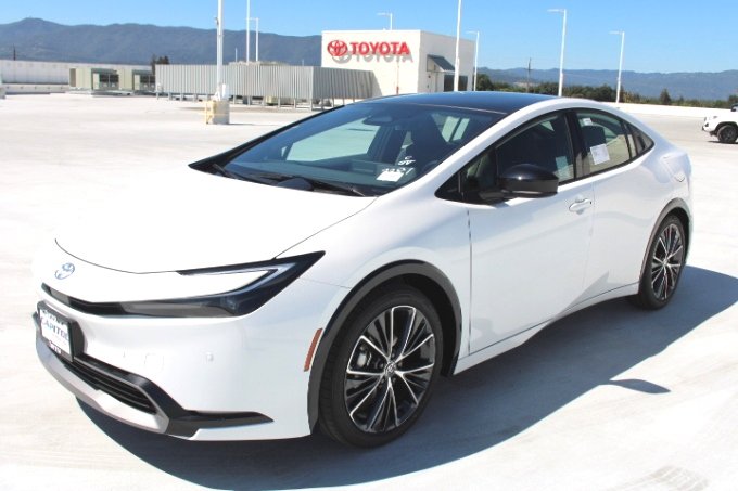 New 2027 Toyota Prius Limited AWD/4WD image 6
