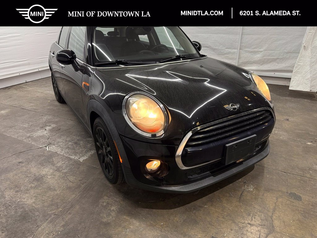 Used 2017 MINI Cooper 4-Door Hardtop FWD image 1