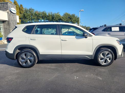 Certified 2025 Volkswagen Taos S image 5