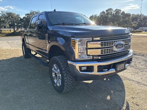 Used 2019 Ford F250 Lariat w/ Lariat Ultimate Package image 3