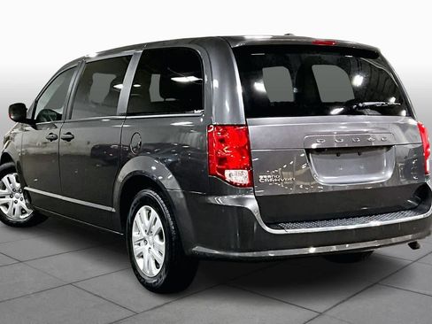 Used 2019 Dodge Grand Caravan SE w/ UConnect Hands-Free Group image 11