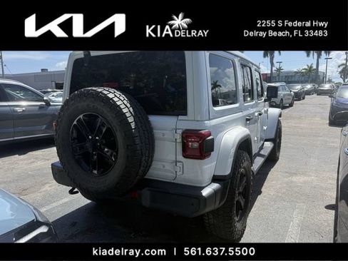 Used 2021 Jeep Wrangler Unlimited Sahara AWD/4WD image 7