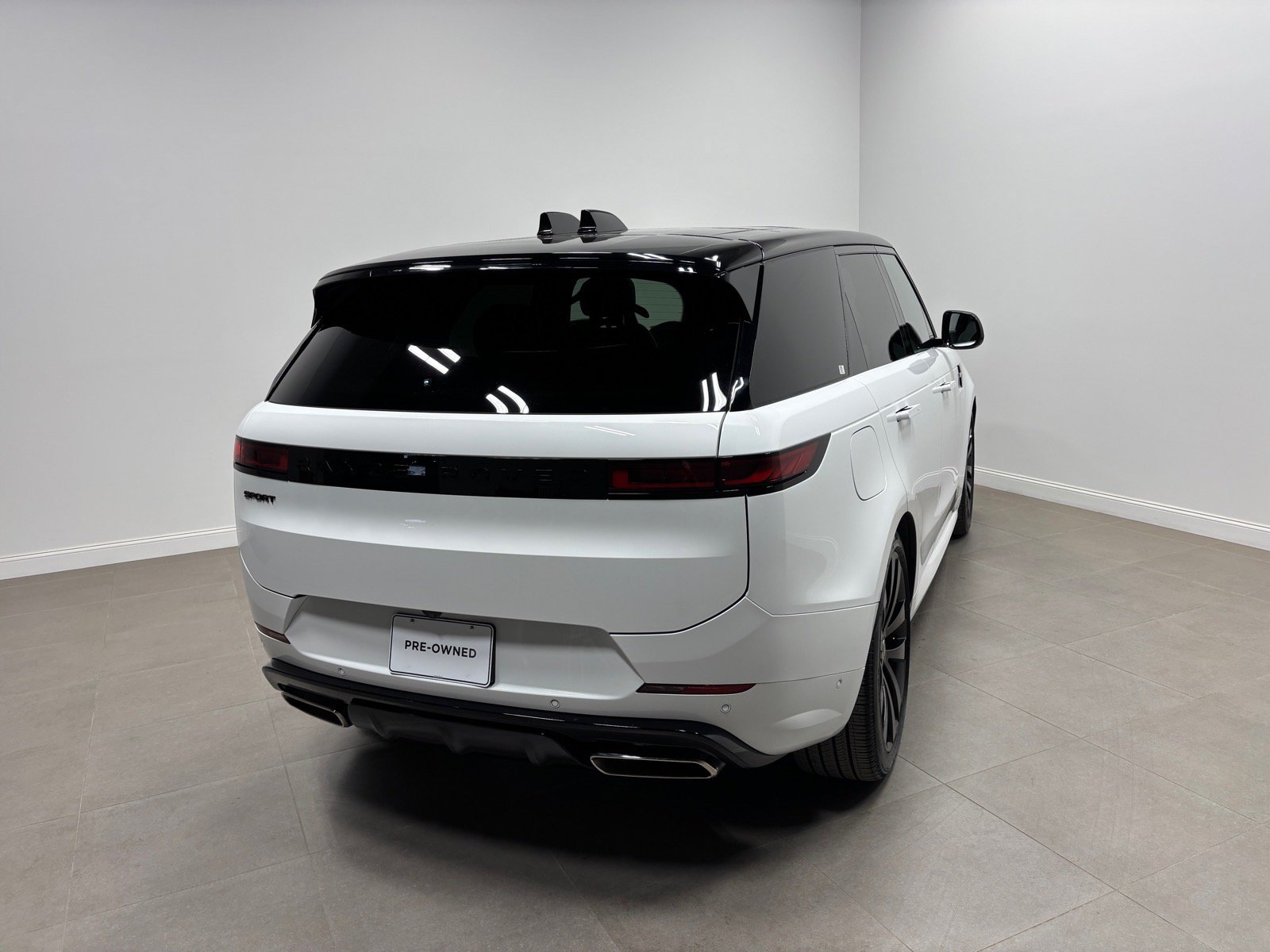 Used 2025 Land Rover Range Rover Sport Dynamic SE AWD/4WD image 7