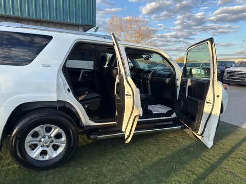 Used 2016 Toyota 4Runner SR5 Premium image 8