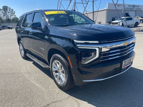 Used 2025 Chevrolet Tahoe LT AWD/4WD image 3