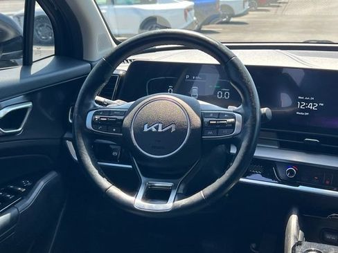 Certified 2023 Kia Sportage EX AWD/4WD image 16