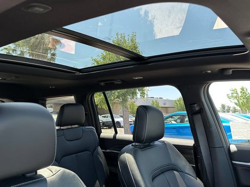 New 2026 Jeep Grand Cherokee L Limited AWD/4WD image 18