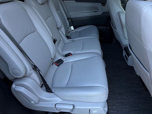 Used 2023 Honda Odyssey EX-L image 24