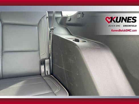 Used 2024 GMC Yukon SLT image 40