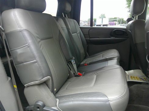 Used 2004 Chevrolet TrailBlazer 4WD w/ LT Preferred Equipment Group image 18