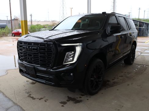 New 2026 GMC Yukon Denali w/ Sun & Power Step Package image 4
