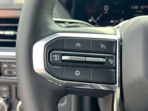 Used 2025 GMC Yukon XL Denali AWD/4WD image 22