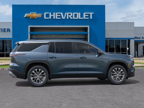 New 2026 Chevrolet Traverse LT w/ Sun and Wheel Package FWD image 5