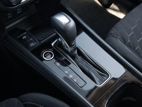 Used 2022 Nissan Kicks SV image 21