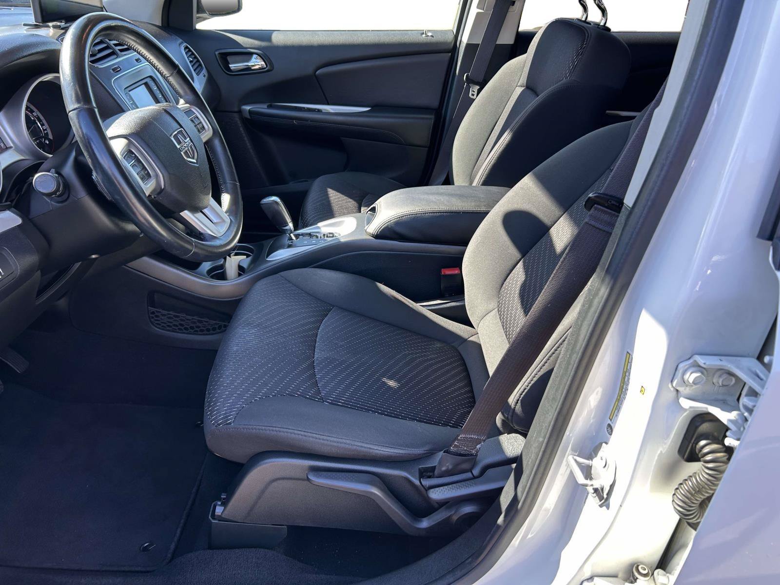 Used 2018 Dodge Journey SXT w/ Connectivity Group FWD image 10