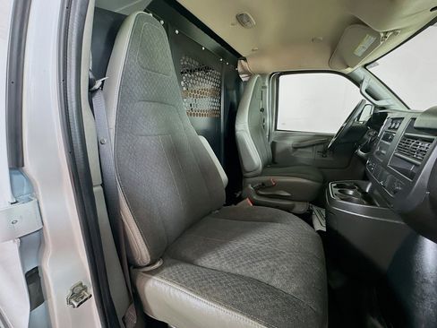 Used 2024 Chevrolet Express 2500 w/ Driver Convenience Package image 25