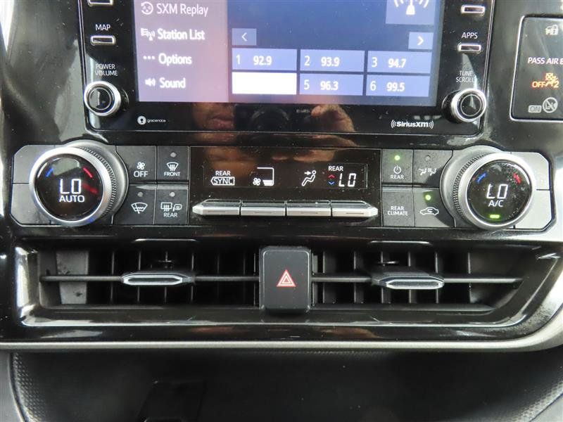 Used 2022 Toyota Highlander L FWD image 22