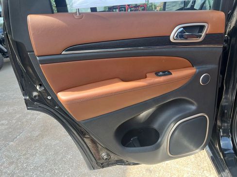 Used 2017 Jeep Grand Cherokee Summit image 15