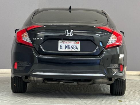 Used 2019 Honda Civic EX image 9
